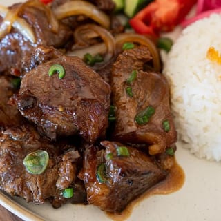 S2. Shaking Beef (Bo Luc Lac)